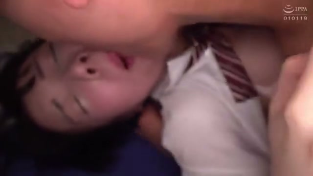 2人同時レイプ！女の子がバック挿入されながらチンポフェラ♡｜エロ動画ラボ