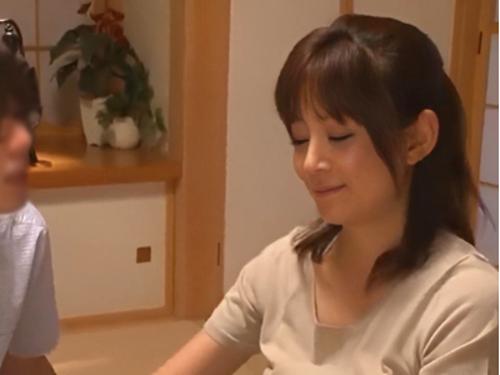 マジでAV女優似義母を息子が欲情我慢できず禁断押し倒し