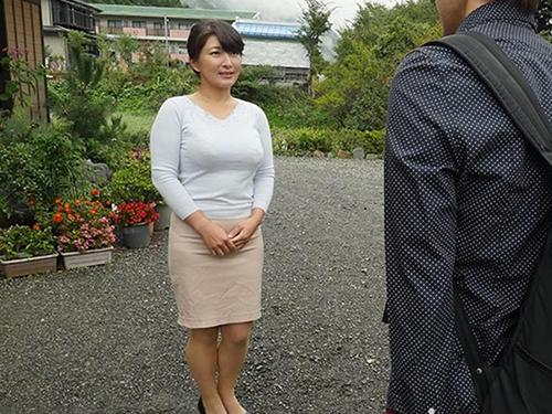 マジでむっちり爆乳アラフォー美魔女が早漏改善サポートで温泉合宿
