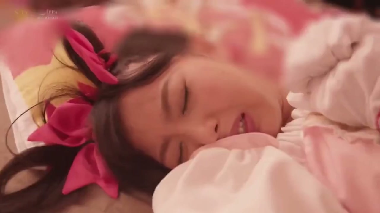 貧乳アニコス妹の拒否声が即ハメ近親で変わる素人ぎこちなさ