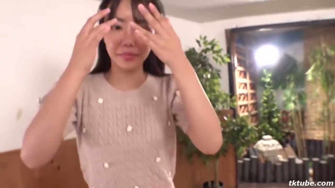 こんなの目の前で泡ガード負け素人娘が泡取られハメられる