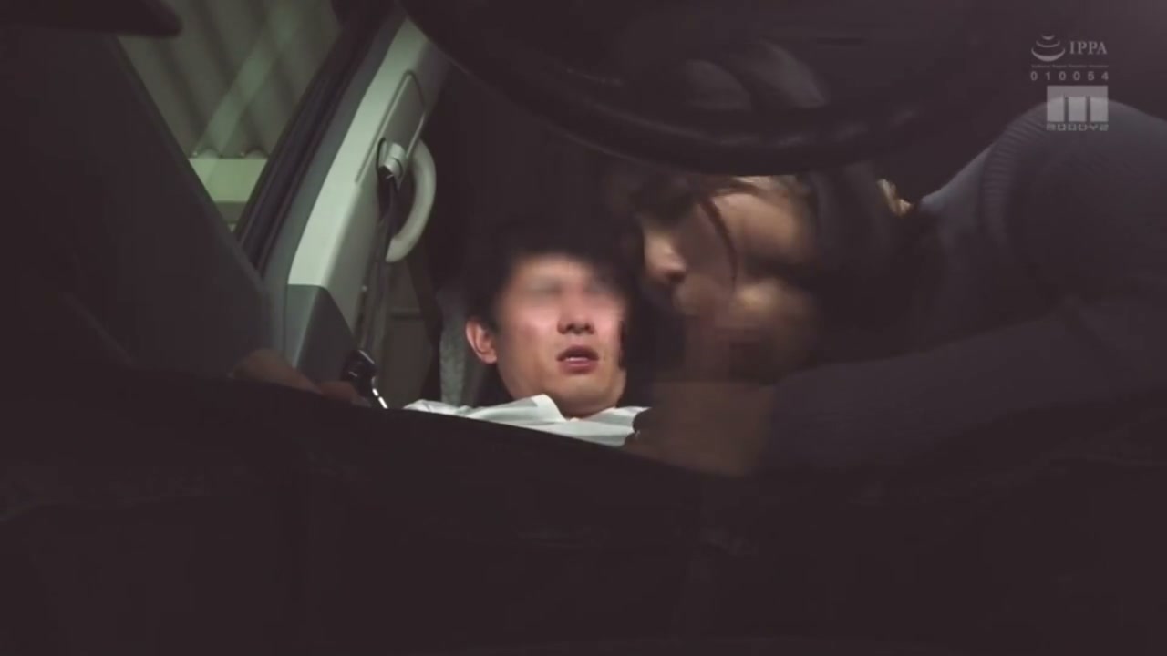 こんなの目の前でやられたら巨尻人妻がドラレコ車中浮気NTR